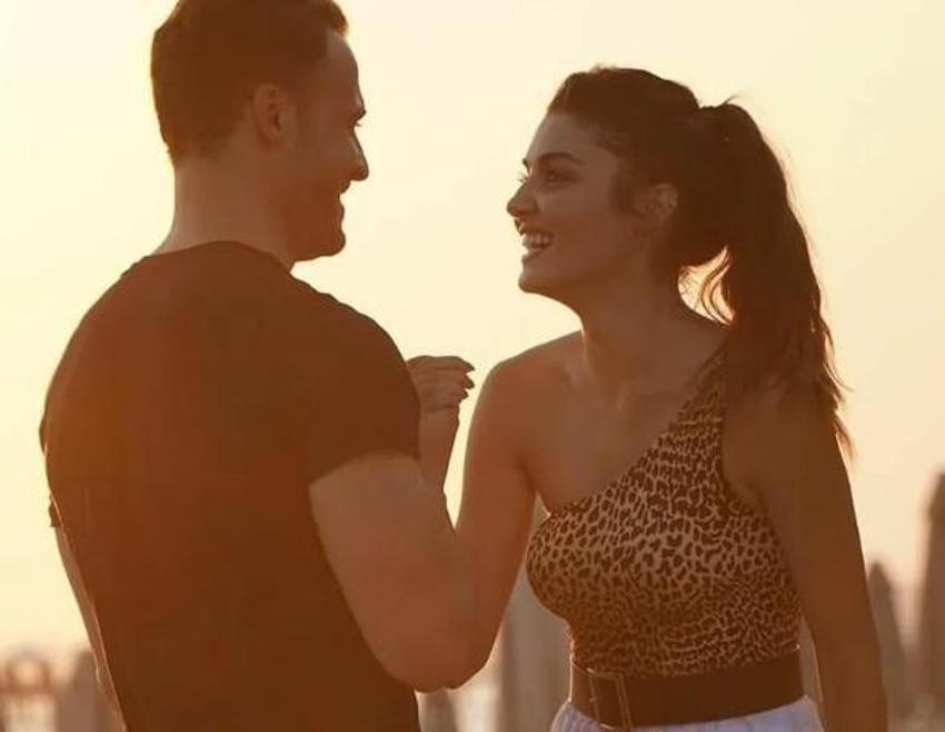 Hande Erçel ve Kerem Bürsin'in bedava tatili!