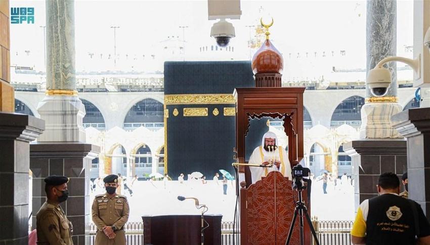 Suudi Arabistan'da bir ilk! Flaş kadın asker hamlesi