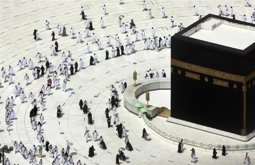 Suudi Arabistan'da bir ilk! Flaş kadın asker hamlesi