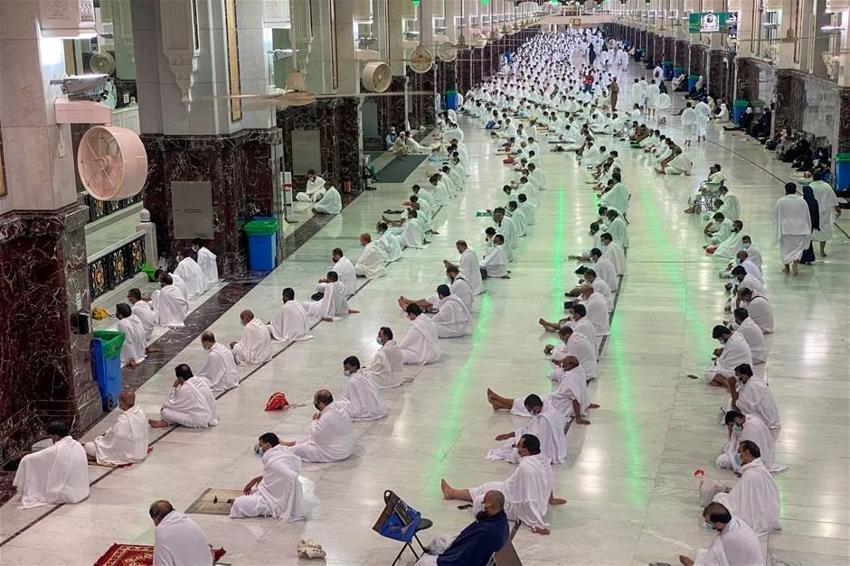 Suudi Arabistan'da bir ilk! Flaş kadın asker hamlesi
