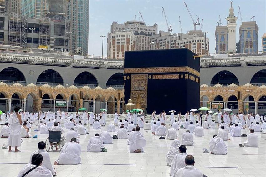Suudi Arabistan'da bir ilk! Flaş kadın asker hamlesi