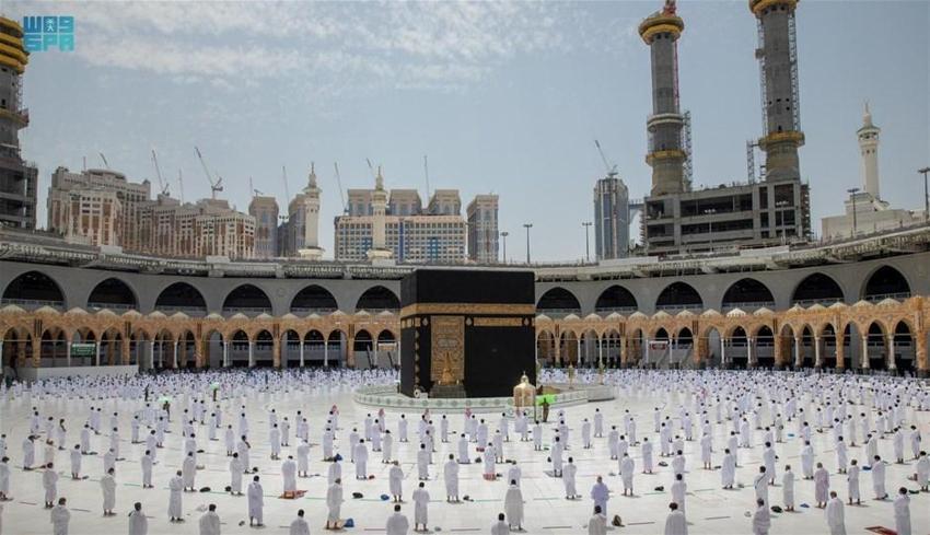 Suudi Arabistan'da bir ilk! Flaş kadın asker hamlesi