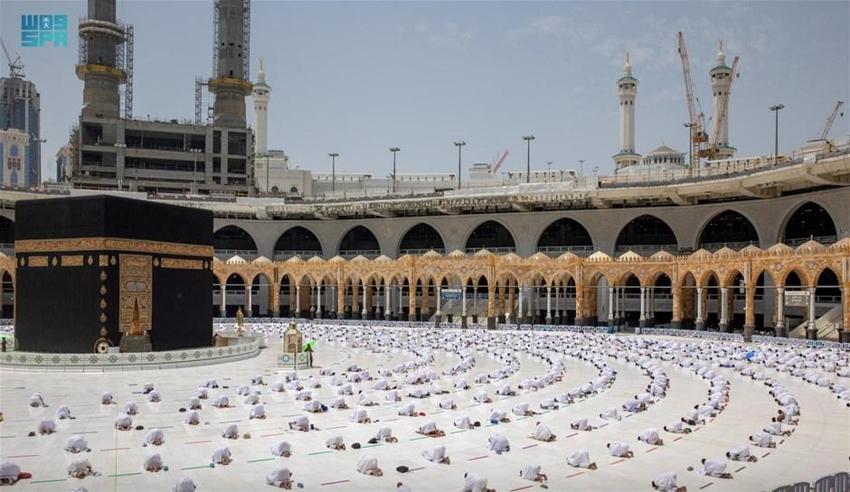 Suudi Arabistan'da bir ilk! Flaş kadın asker hamlesi