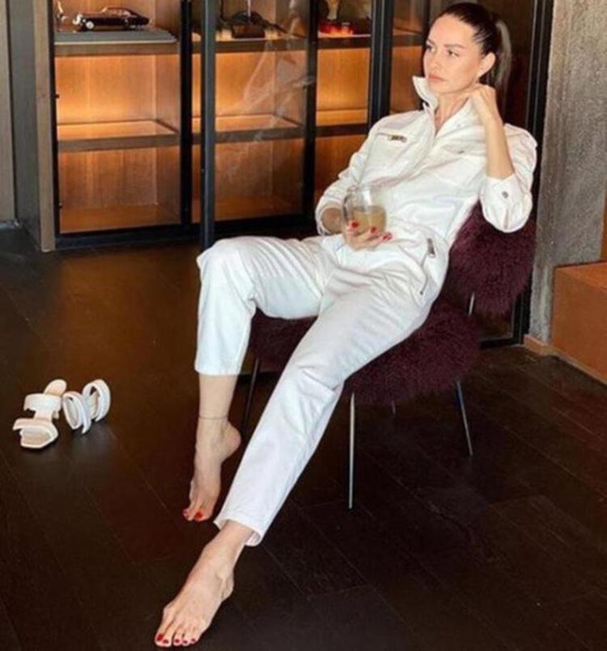 Yasemin Özilhan'ın yüzündeki şişlik dikkat çekti! Eczane aradı