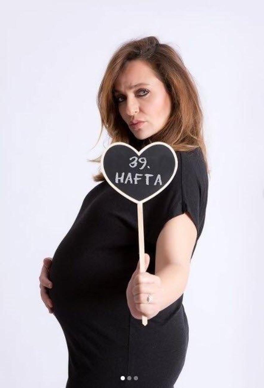 Kuruluş Osman'ın Selcan Hatun'u Didem Balçın bebeğini kucağına aldı!