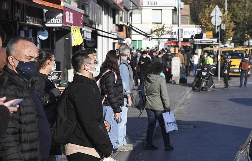 Tam kapanma kararlarını İçişleri Bakanlığı duyurdu! Ramazan Bayramı dahil 17 gün sokağa çıkmak, seyahat yasak...