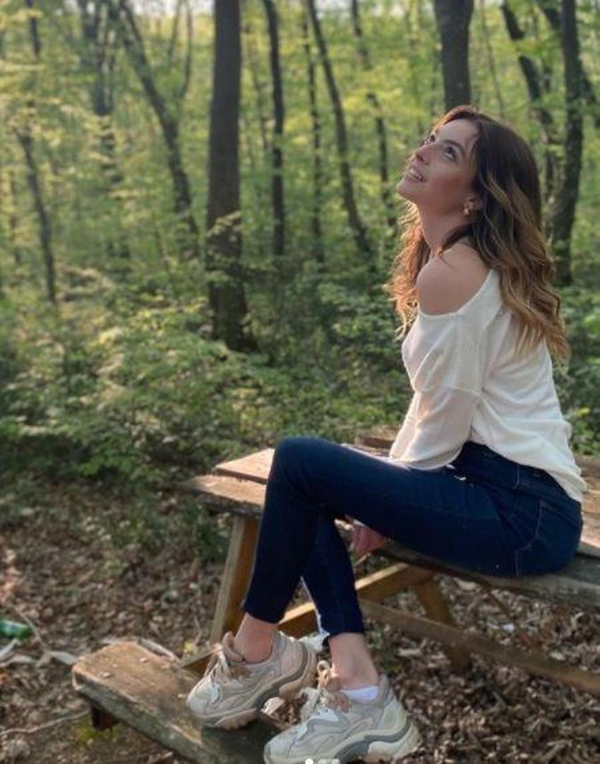 Sadakatsiz'in Derin'i Melis Sezen: Kapısına gidip aç kapıyı diye vurdum!