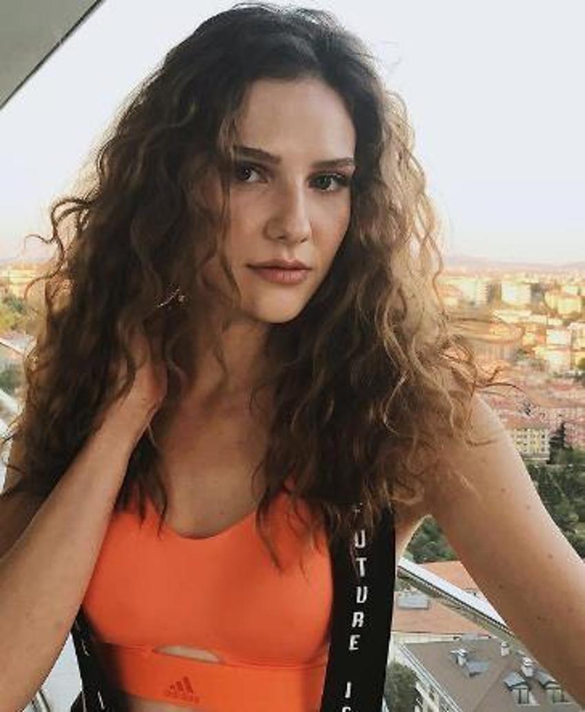 Alina Boz'dan aşkın tarifi! 'Karışık ve...'
