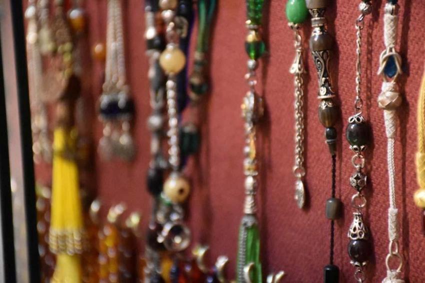 12 yıl önce başladı lüks ev değerinde tespih koleksiyonu yaptı!