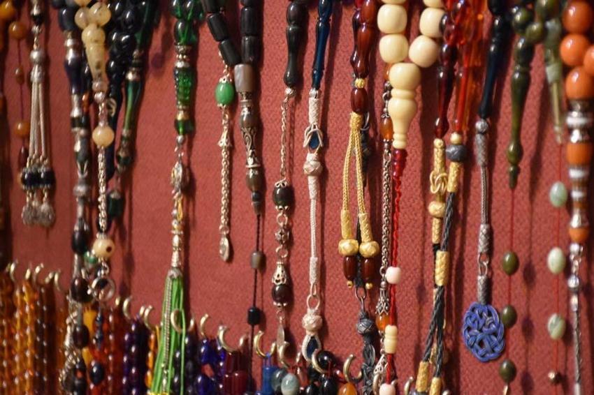 12 yıl önce başladı lüks ev değerinde tespih koleksiyonu yaptı!