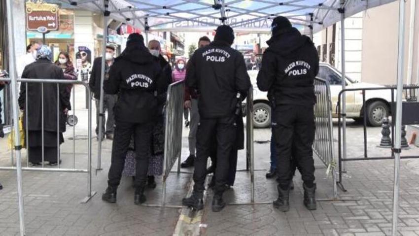 Hafta sonu ve hafta içi sokağa çıkma yasağı ile ilgili flaş açıklama! Uzatılacak mı?