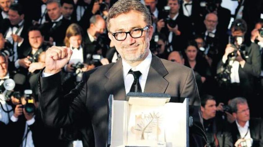 Nuri Bilge Ceylan, küçük ve eski model aracıyla dikkat çekti