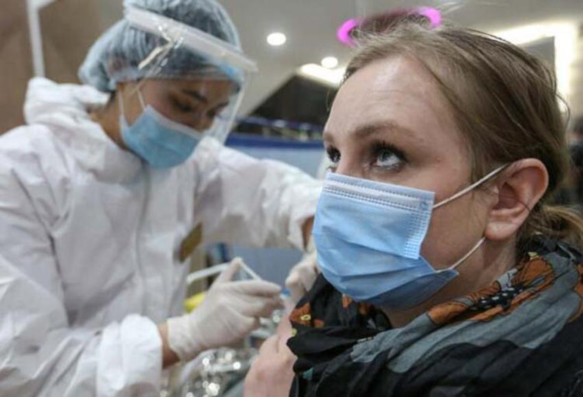 Rusya'da görevli Türk doktor anlattı! İşte Sputnik V'nin yan etkileri