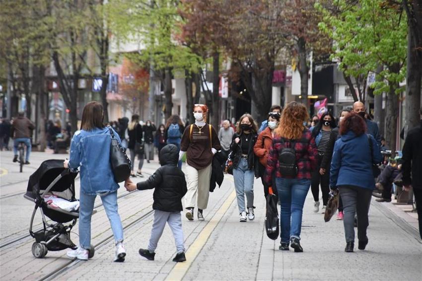 Hafta içi hafta sonu sokağa çıkma yasakları ile ilgili yeni karar! Ve belli oldu, cuma, cumartesi...