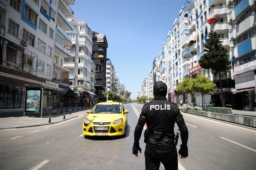 Sokağa çıkma yasağı ile ilgili son dakika gelişmesi! Saatleri değişiyor 3 aşamalı normalleşme planı...