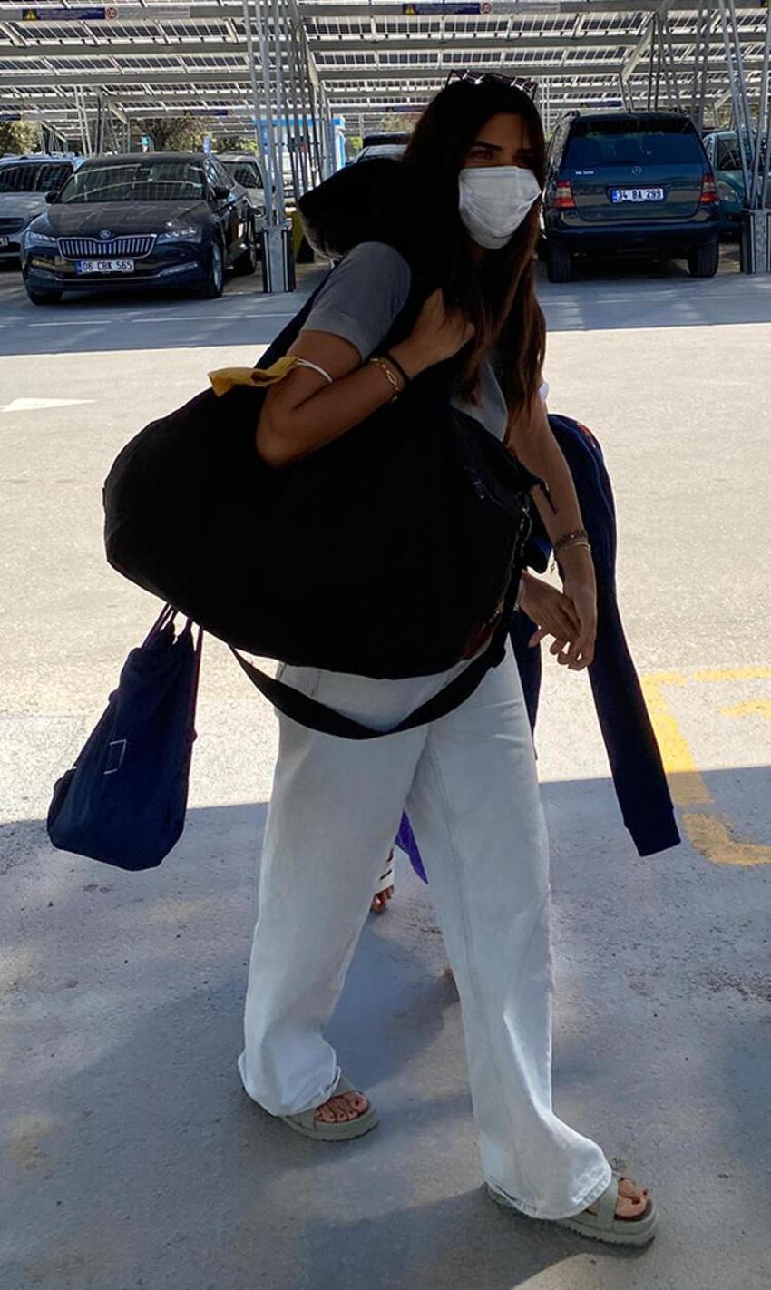 Tuba Büyüküstün veda etti! Çiçek sorusuna verdiği cevap...