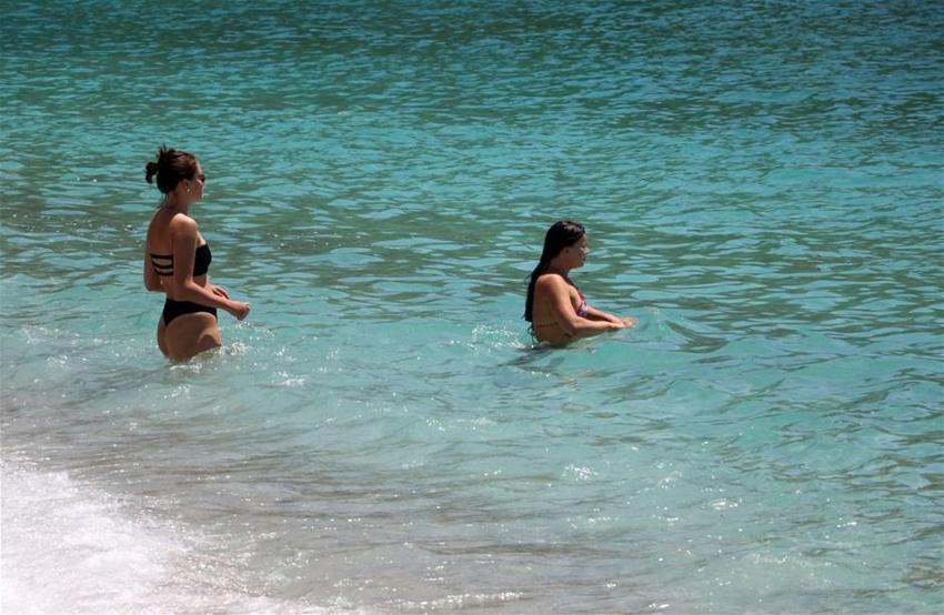 Türkiye'de 5 yıldızlı tatil! Plajlar turistlere kaldı!