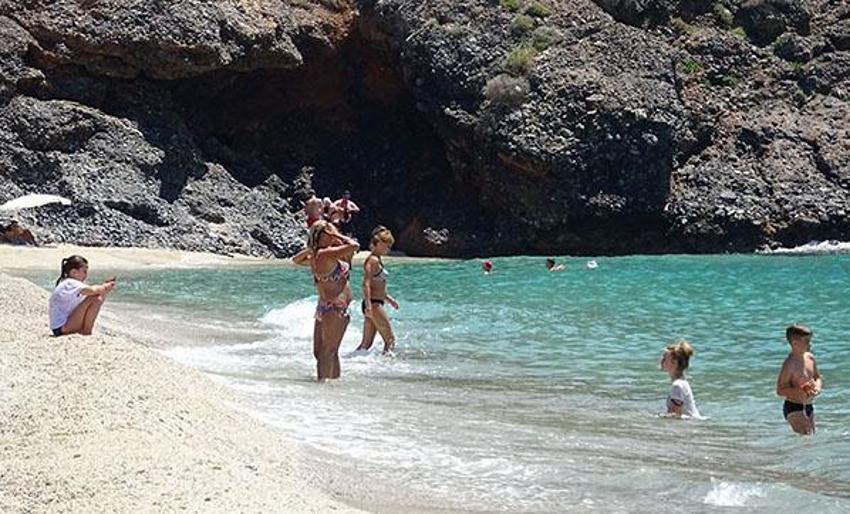 Türkiye'de 5 yıldızlı tatil! Plajlar turistlere kaldı!