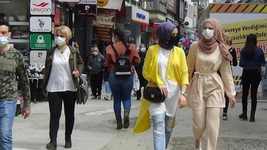 Hafta sonu ve hafta içi sokağa çıkma yasaklarıyla ilgili son dakika kararı! Saatler değişti, Artık yasak değil...