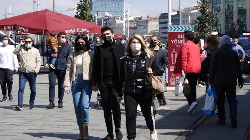 Hafta sonu ve hafta içi sokağa çıkma yasaklarıyla ilgili son dakika kararı! Saatler değişti, Artık yasak değil...