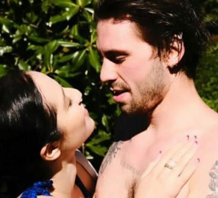 Sadakatsiz'in Selçuk'u Tarık Emir Tekin aşka geldi! Aşk pozları...