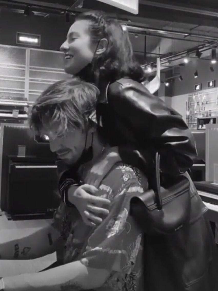 Sadakatsiz'in Selçuk'u Tarık Emir Tekin aşka geldi! Aşk pozları...