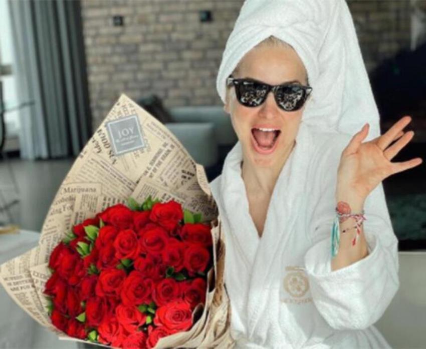 Burcu Esmersoy dakikada bin 111 TL kazandı!