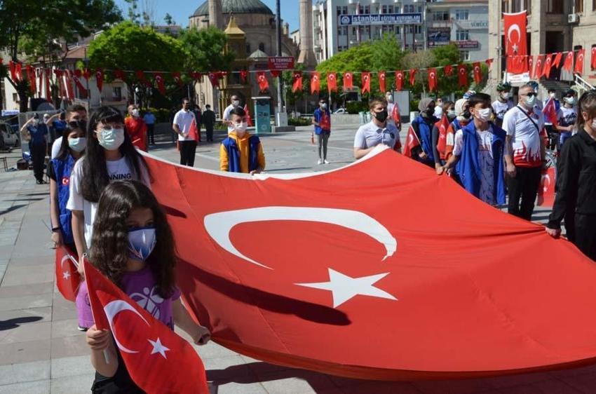 Kentlerde 19 Mayıs coşkusu!