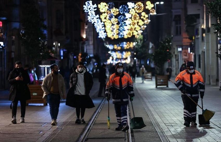 Hafta sonu sokağa çıkma yasağı ile ilgili flaş gelişme! Bakanlık açıkladı ve...