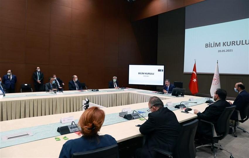 Bakan Koca resmen duyurdu! Yeni dönem başlıyor, yasaklar yerine artık...