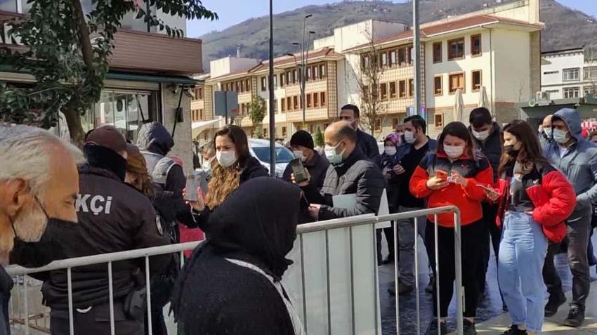 Hafta içi hafta sonu, cumartesi ve pazar sokağa çıkma yasağında yeni dönem! Ve değişti, bakanlık duyurdu...