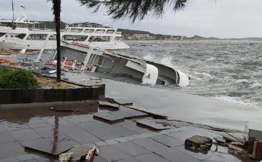 Ege'de fırtına dehşeti! 20 tekne battı