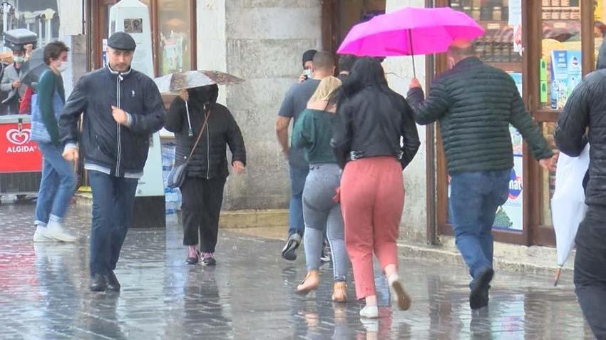 İstanbul, İzmir ve Balıkesir'de yollar göle döndü onlarca tekne battı!