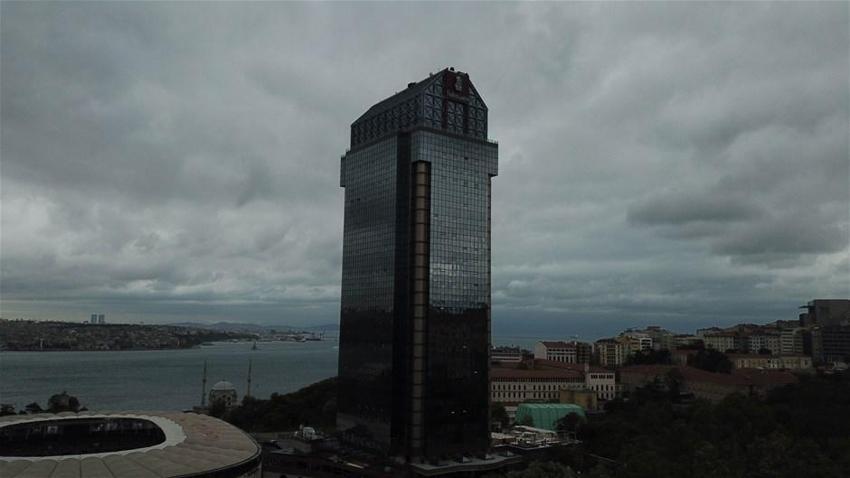 İstanbul, İzmir ve Balıkesir'de yollar göle döndü onlarca tekne battı!