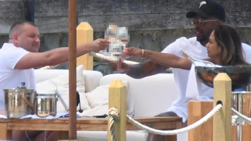 Ryan Donk ve Jose Sosa Bodrum'da! 7 bin 500 TL'lik locada keyif...