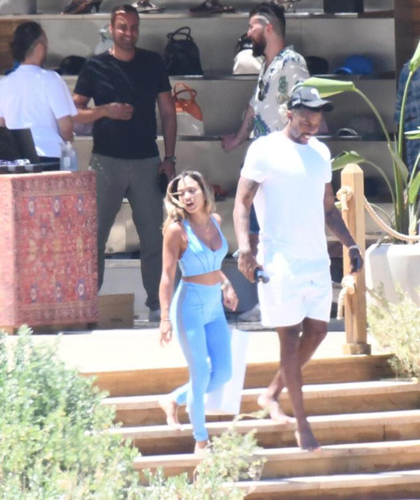 Ryan Donk ve Jose Sosa Bodrum'da! 7 bin 500 TL'lik locada keyif...
