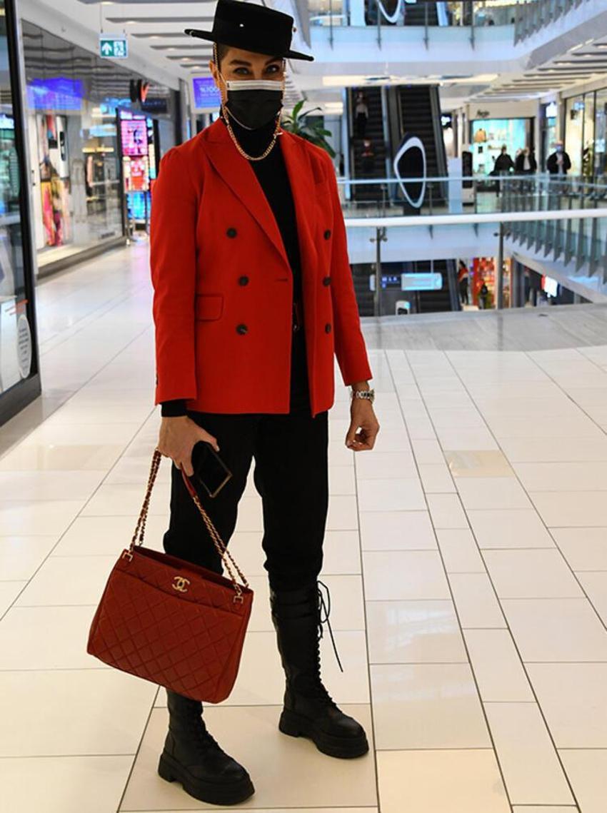 Model Deniz Akkaya'dan yeni imaj!