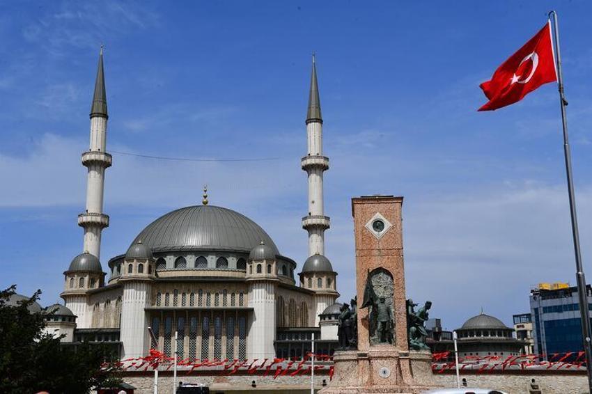 Cumhurbaşkanı Erdoğan 27 yıl önce işaret etmişti! Taksim Cami...