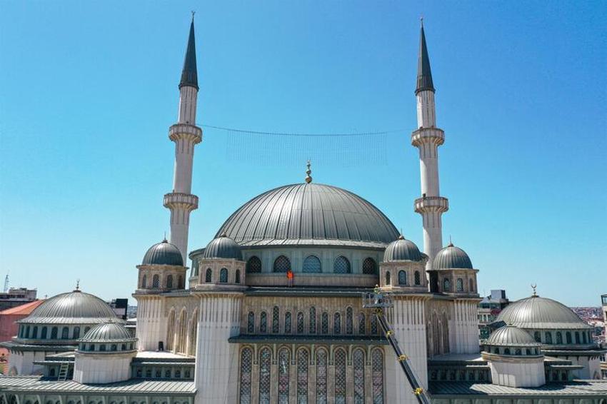 Cumhurbaşkanı Erdoğan 27 yıl önce işaret etmişti! Taksim Cami...