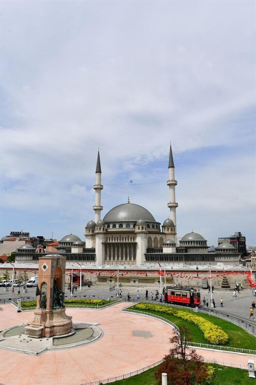 Cumhurbaşkanı Erdoğan 27 yıl önce işaret etmişti! Taksim Cami...