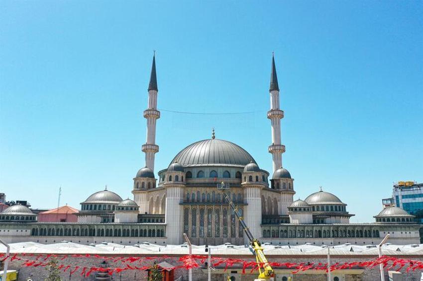 Cumhurbaşkanı Erdoğan 27 yıl önce işaret etmişti! Taksim Cami...