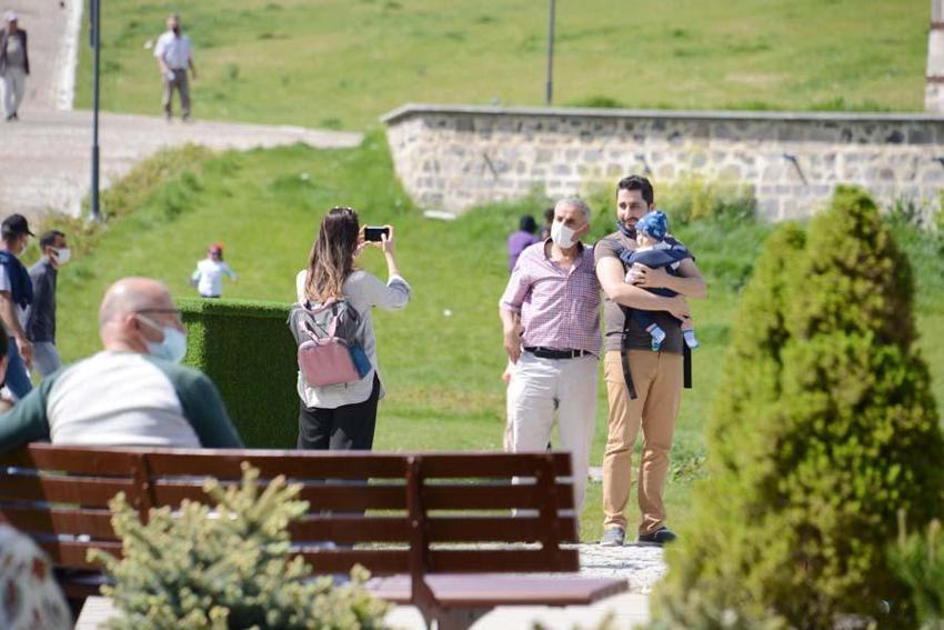 Hafta sonu hafta içi sokağa çıkma yasağı cumartesi ve pazar ile ilgili yeni gelişme! Ve açıklandı, liste belli oldu…