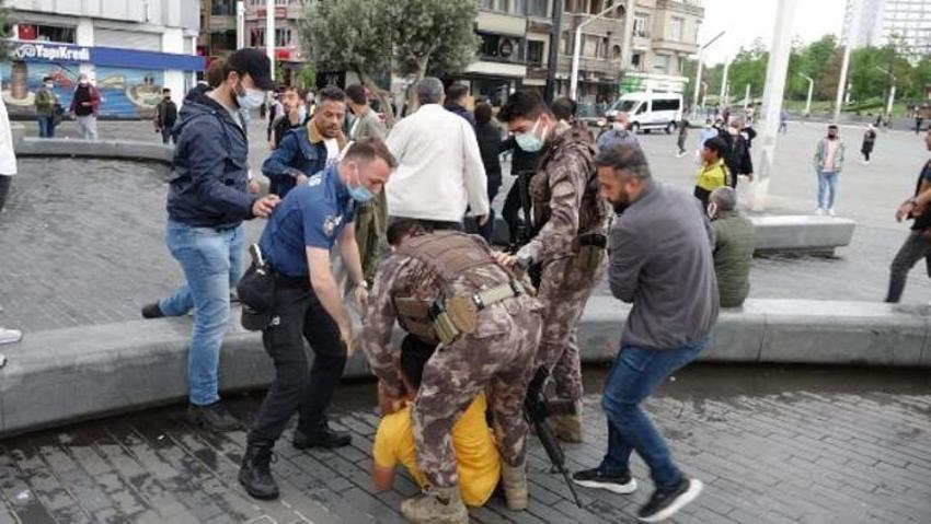 Taksim'de kemerli, tekme ve yumruklu kavga!