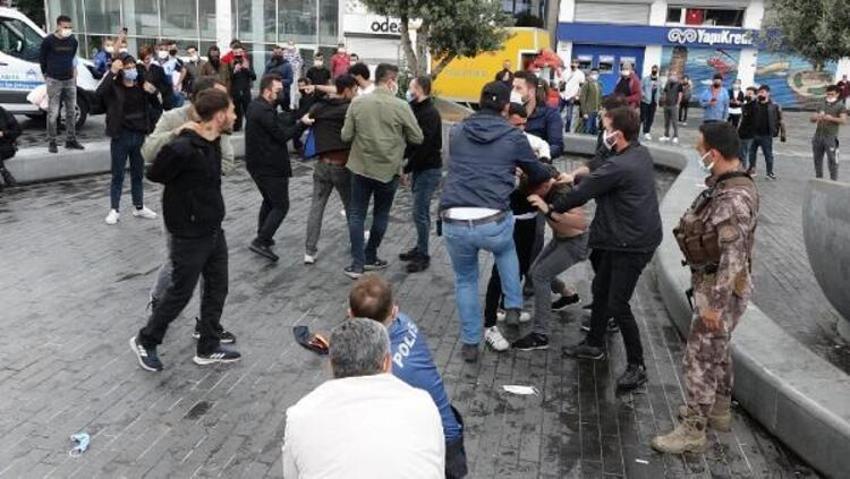 Taksim'de kemerli, tekme ve yumruklu kavga!