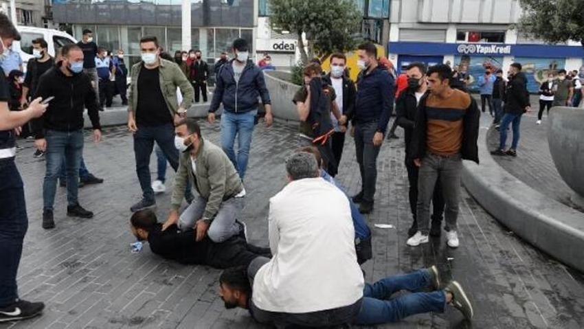 Taksim'de kemerli, tekme ve yumruklu kavga!