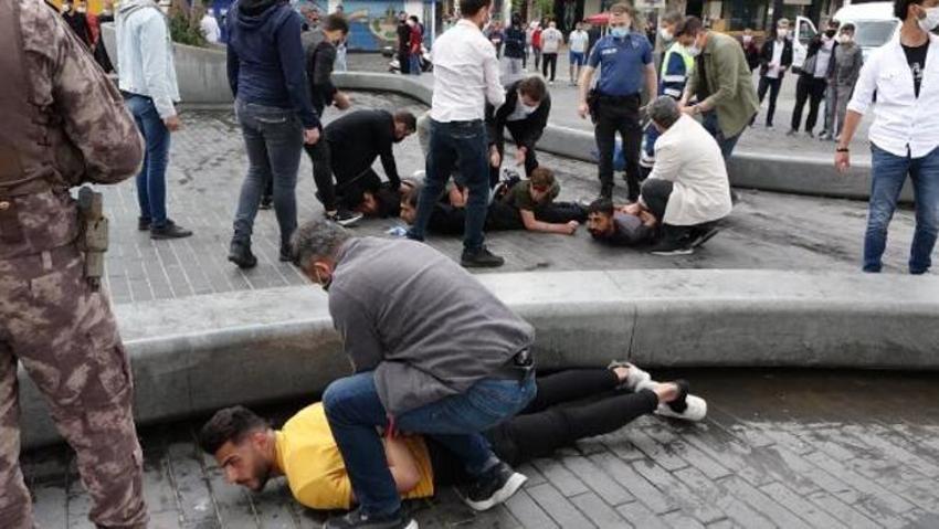 Taksim'de kemerli, tekme ve yumruklu kavga!