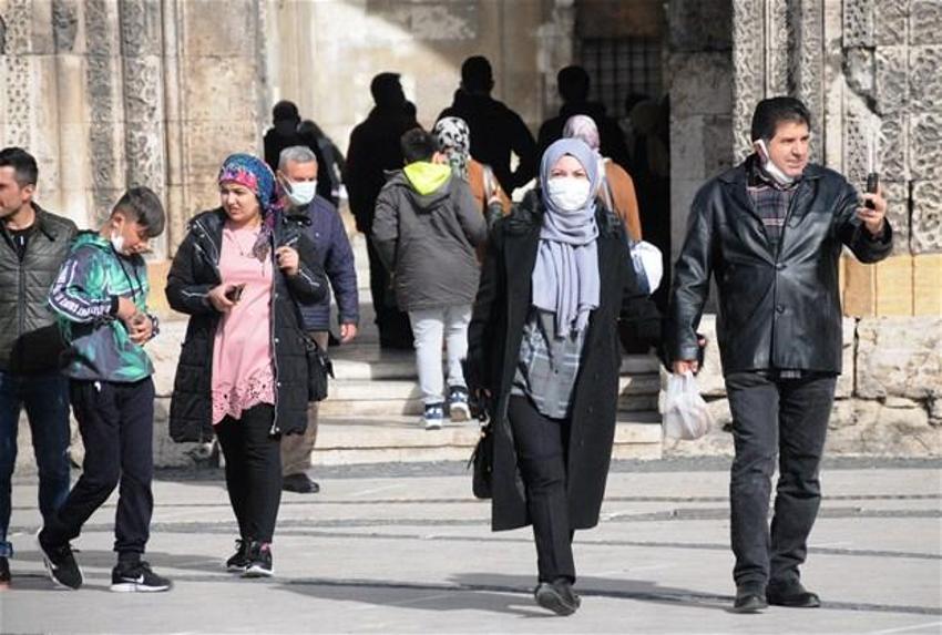 Hafta sonu ve hafta içi sokağa çıkma yasağı ile ilgili yeni gelişme! Yarın...