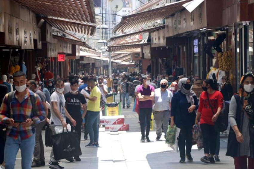 Hafta sonu hafta içi sokağa çıkma yasaklarıyla ilgili son dakika açıklaması! Restoranlar, kafeler, saatler... Ve değişiyor! 21 Haziran sonrası...