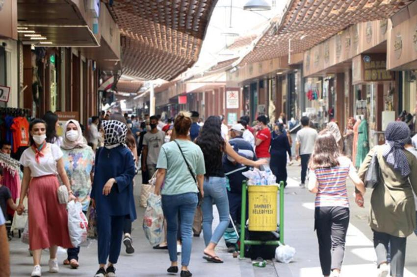 Hafta sonu hafta içi sokağa çıkma yasaklarıyla ilgili son dakika açıklaması! Restoranlar, kafeler, saatler... Ve değişiyor! 21 Haziran sonrası...