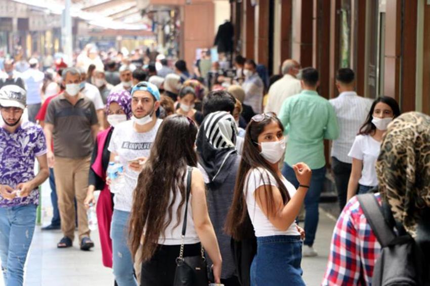 Hafta sonu hafta içi sokağa çıkma yasaklarıyla ilgili son dakika açıklaması! Restoranlar, kafeler, saatler... Ve değişiyor! 21 Haziran sonrası...